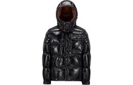 Moncler: Чёрный пуховик 