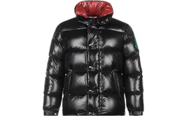 Moncler: Чёрный пуховик 