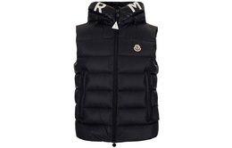 Moncler: Чёрный пуховик 