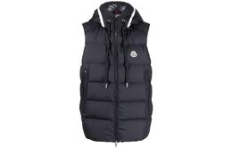 Moncler: Чёрная куртка 