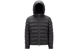 Moncler: Чёрный пуховик 