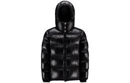 Moncler: Чёрный пуховик 