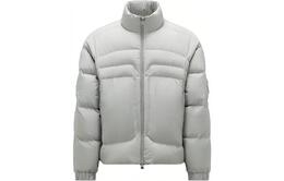 Moncler: Светлый пуховик 