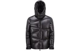 Moncler: Чёрный пуховик 