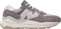 New Balance: Серые кроссовки  57/40