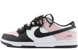 Nike: Розовые кроссовки  Dunk
