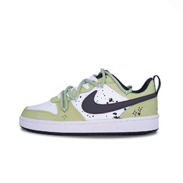 Nike: Зелёные кроссовки  Court