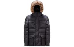 Moncler: Чёрный пуховик 