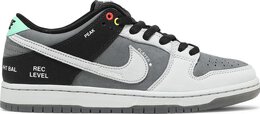 Nike: Серые кроссовки  Dunk Low