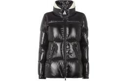 Moncler: Чёрный пуховик 