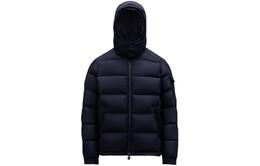 Moncler: Чёрный пуховик 