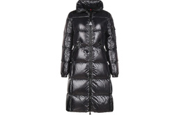 Moncler: Чёрный пуховик 