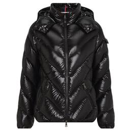 Moncler: Чёрный пуховик 