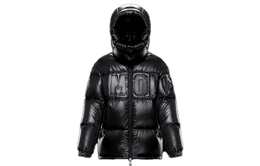 Moncler: Чёрный пуховик 