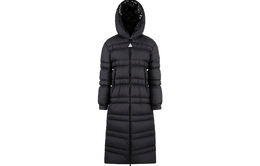 Moncler: Чёрный пуховик 