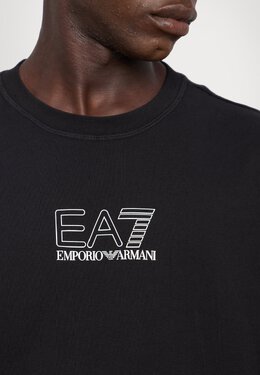 EA7 Emporio Armani: Чёрная футболка 