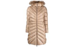 Moncler: Бежевый пуховик 