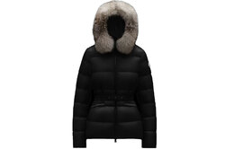 Moncler: Чёрный пуховик 