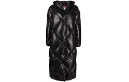 Moncler: Чёрный пуховик 