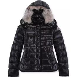 Moncler: Чёрный пуховик 