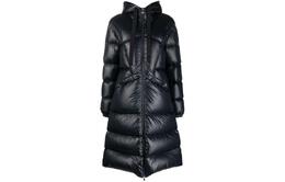 Moncler: Тёмная куртка 