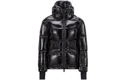 Moncler: Чёрный пуховик 