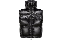 Moncler: Чёрный жилет 