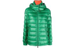 Moncler: Зелёный пуховик 