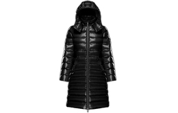 Moncler: Чёрный пуховик 