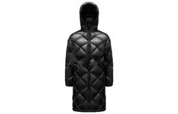 Moncler: Чёрный пуховик 