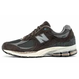 New Balance: Коричневые кроссовки  2002R