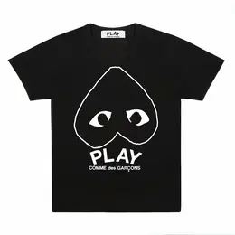 Comme des Garcons PLAY: Чёрная футболка  Heart