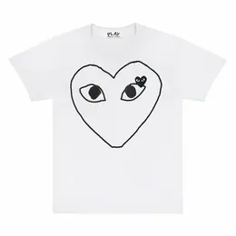 Comme des Garcons PLAY: Чёрная футболка  Heart