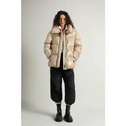 Woolrich: Бежевый пуховик 