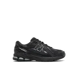 New Balance: Чёрные кроссовки  1906R