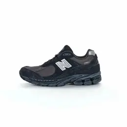 New Balance: Чёрные кроссовки  2002R