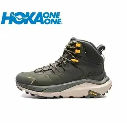 HOKA: Зелёные кроссовки 