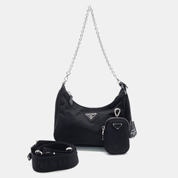 Prada: Чёрная сумка 