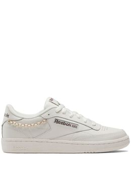 Reebok: Белые кроссовки  Club C 85