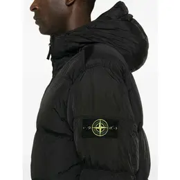 Stone Island: Чёрный пуховик 