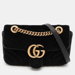 Gucci: Чёрная сумка  GG Marmont