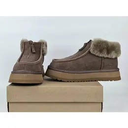 UGG: Коричневые угги 