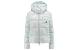 Moncler: Светлый пуховик 