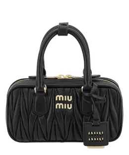 Miu Miu: Чёрная сумка 