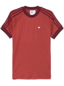 adidas: Красная футболка 