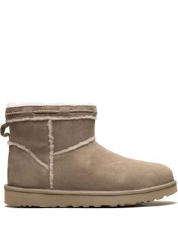 UGG: Коричневые ботинки  Classic Mini