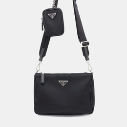 Prada: Чёрная сумка 