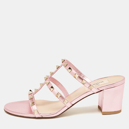 Valentino: Розовые сандалии  Rockstud