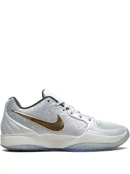 Nike: Светлые кроссовки 