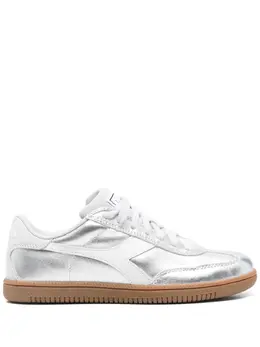 Diadora: Серебристые кроссовки 